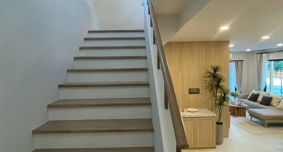 Casa en venta de 4 habitaciones en Saraphi, Chiang Mai