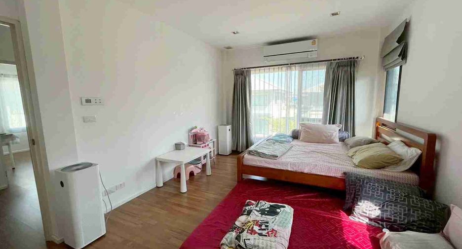 For sale 4 bedrooms house in Lat Krabang, Bangkok