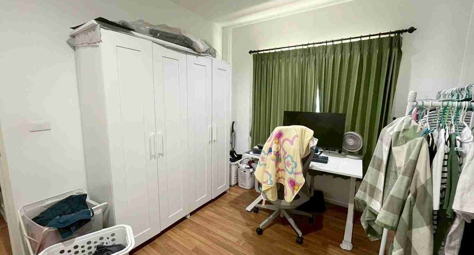 For sale 4 bedrooms house in Lat Krabang, Bangkok