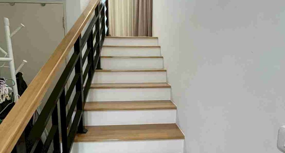 For sale 4 bedrooms house in Lat Krabang, Bangkok