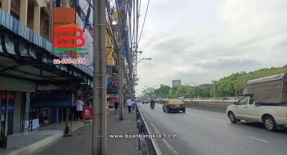 For sale 5 bedrooms retail Space in Chatuchak, Bangkok