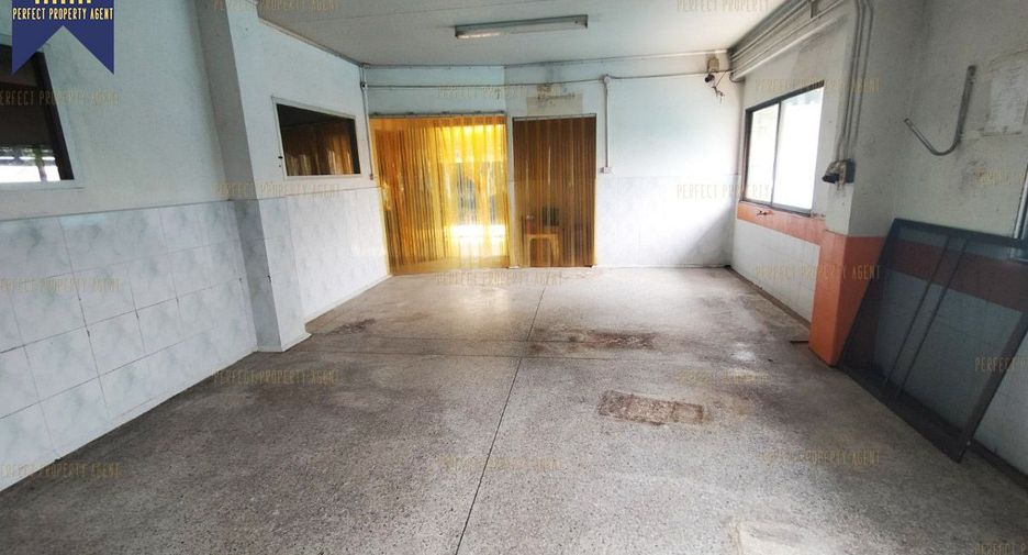 For sale 5 bedrooms warehouse in Prawet, Bangkok