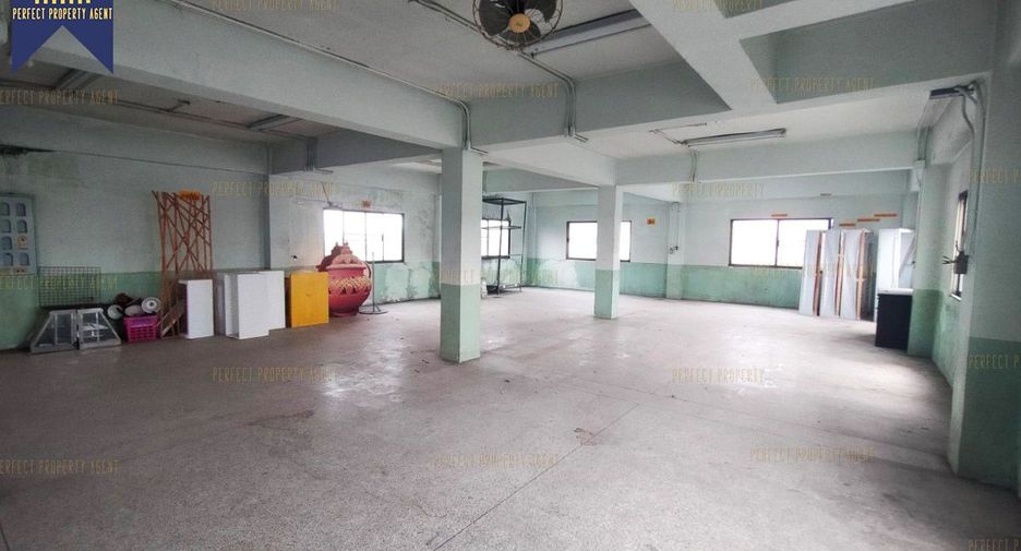 For sale 5 bedrooms warehouse in Prawet, Bangkok