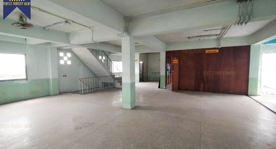 For sale 5 bedrooms warehouse in Prawet, Bangkok