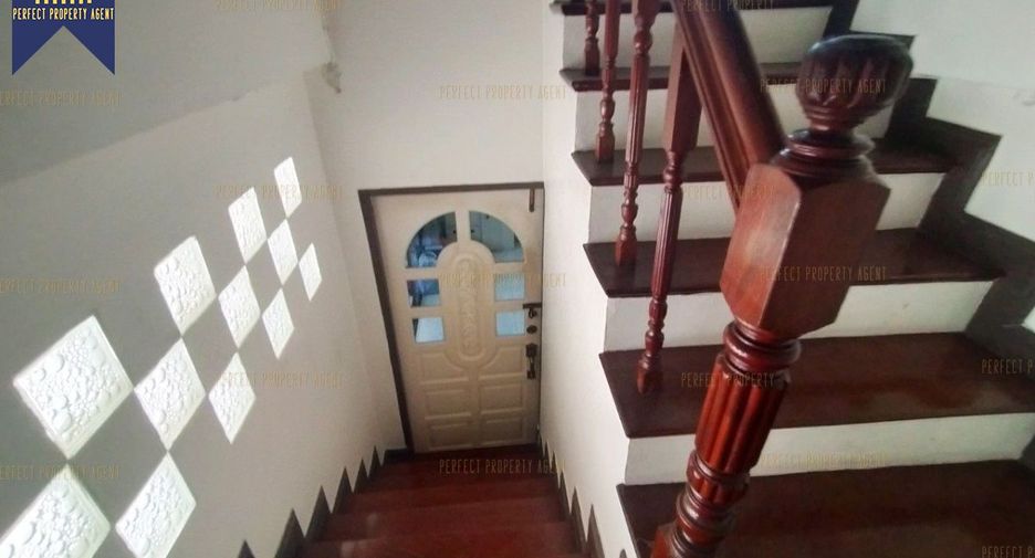 For sale 5 bedrooms warehouse in Prawet, Bangkok