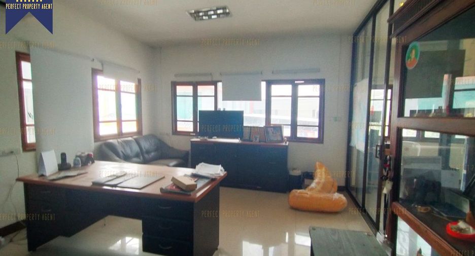For sale 5 bedrooms warehouse in Prawet, Bangkok
