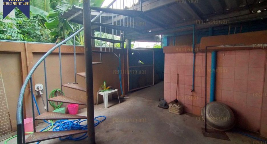 For sale 5 bedrooms warehouse in Prawet, Bangkok
