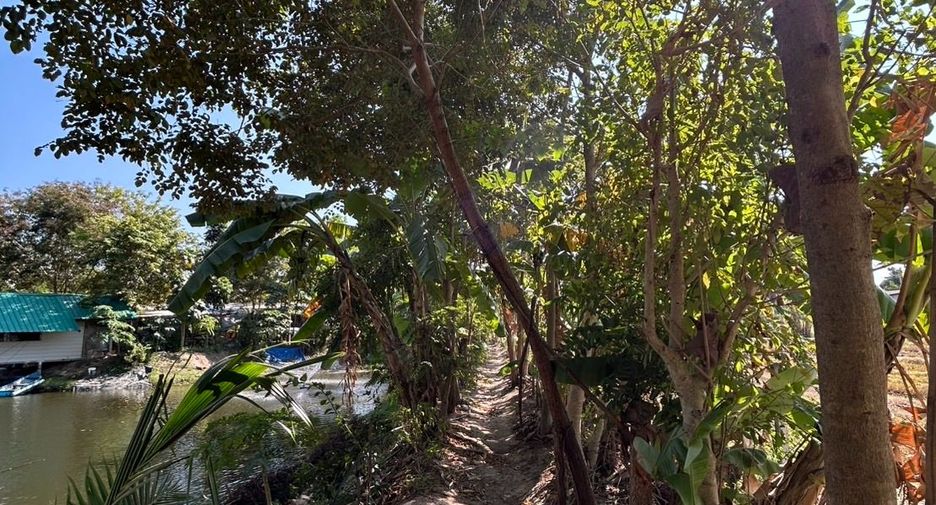 Terreno en venta en Phanat Nikhom, Chonburi