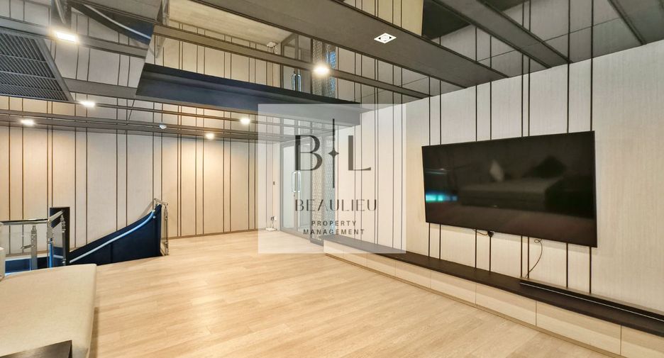 For sale 2 bedrooms condo in Pathum Wan, Bangkok