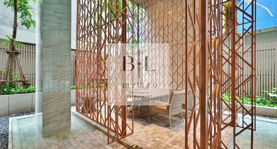 For sale 2 bedrooms condo in Pathum Wan, Bangkok