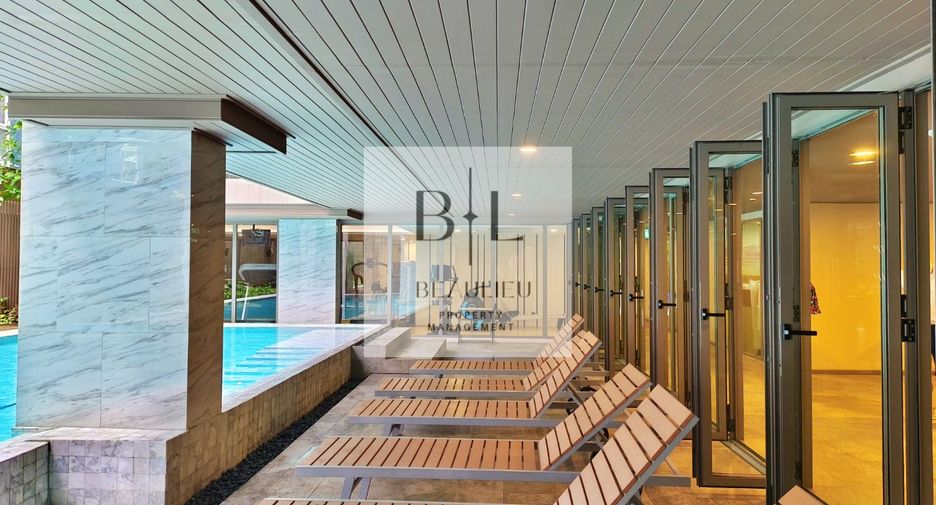 For sale 2 bedrooms condo in Pathum Wan, Bangkok