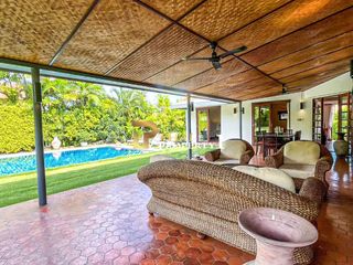 Villa zum Kauf mit 4 Zimmer in Hua Hin, Prachuap Khiri Khan