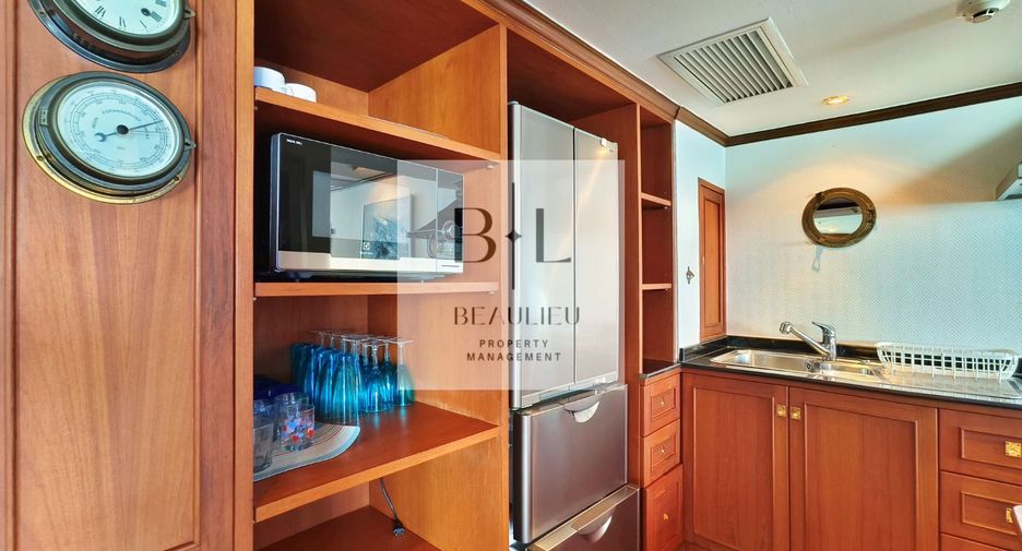 For sale 2 ベッドルーム condo in Bang Lamung, Chonburi