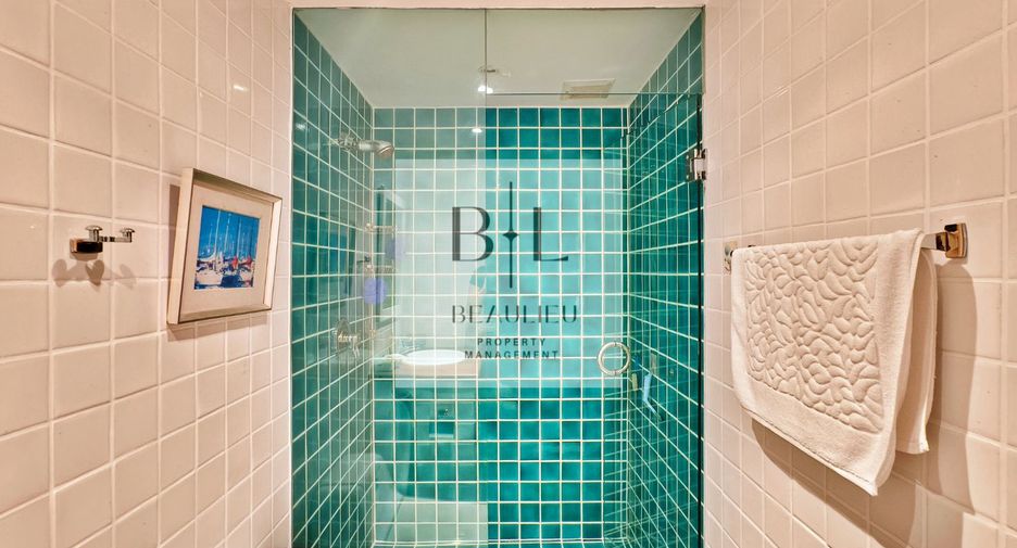 For sale 2 ベッドルーム condo in Bang Lamung, Chonburi