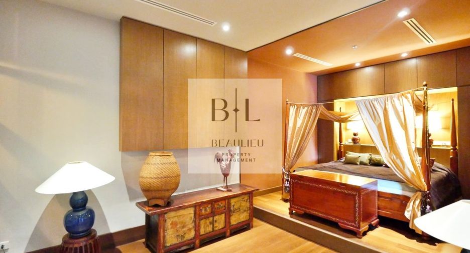 For rent 2 bedrooms condo in Sathon, Bangkok
