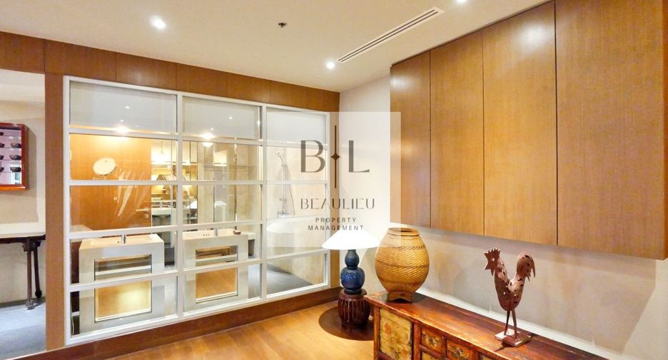 For rent 2 bedrooms condo in Sathon, Bangkok