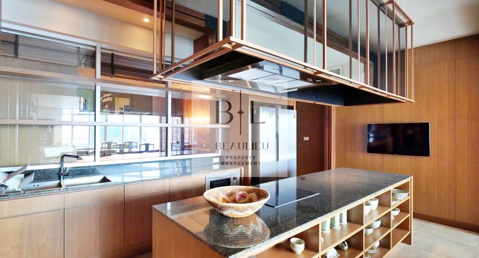 For rent 2 bedrooms condo in Sathon, Bangkok