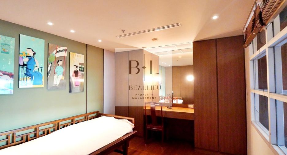 For rent 2 bedrooms condo in Sathon, Bangkok