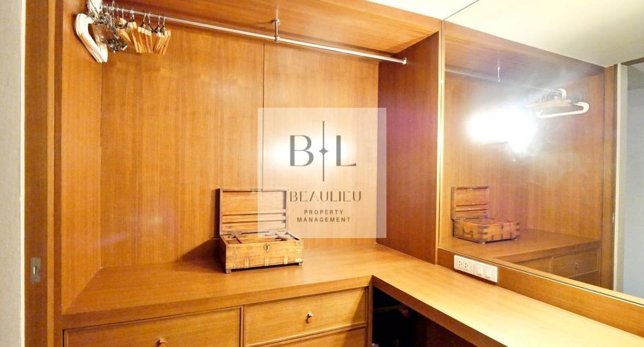 For rent 2 bedrooms condo in Sathon, Bangkok