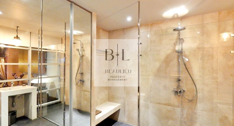 For rent 2 bedrooms condo in Sathon, Bangkok