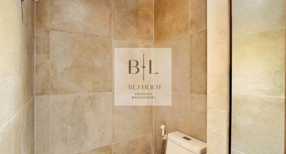 For rent 2 bedrooms condo in Sathon, Bangkok