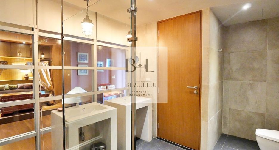 For rent 2 bedrooms condo in Sathon, Bangkok