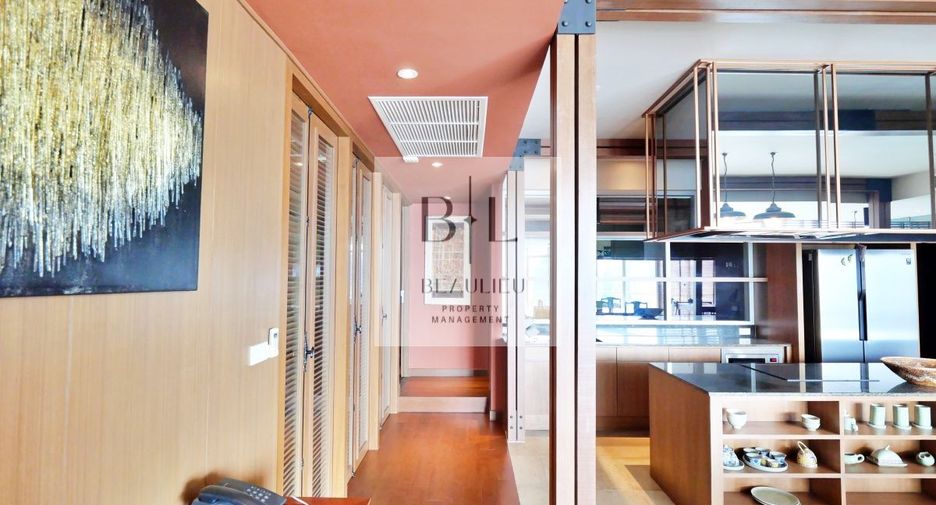 For rent 2 bedrooms condo in Sathon, Bangkok