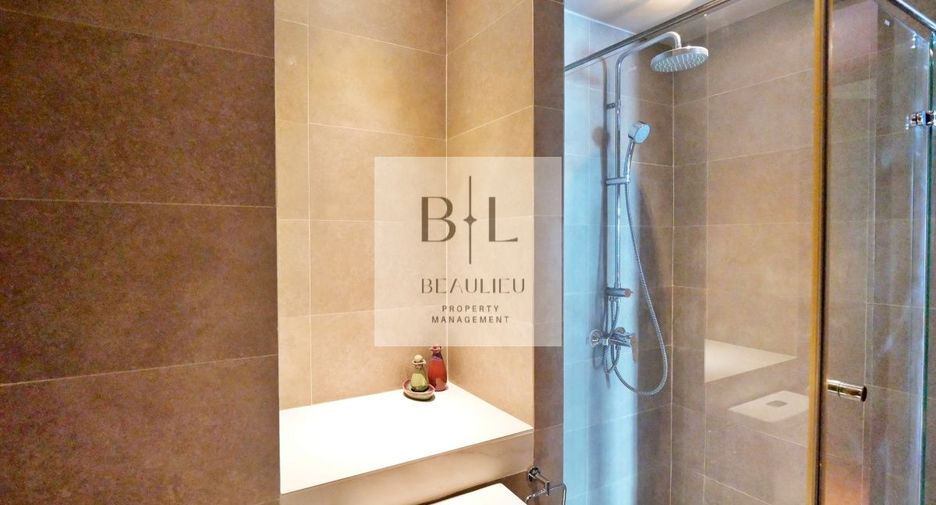 For rent 2 bedrooms condo in Sathon, Bangkok