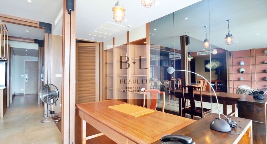 For rent 2 bedrooms condo in Sathon, Bangkok