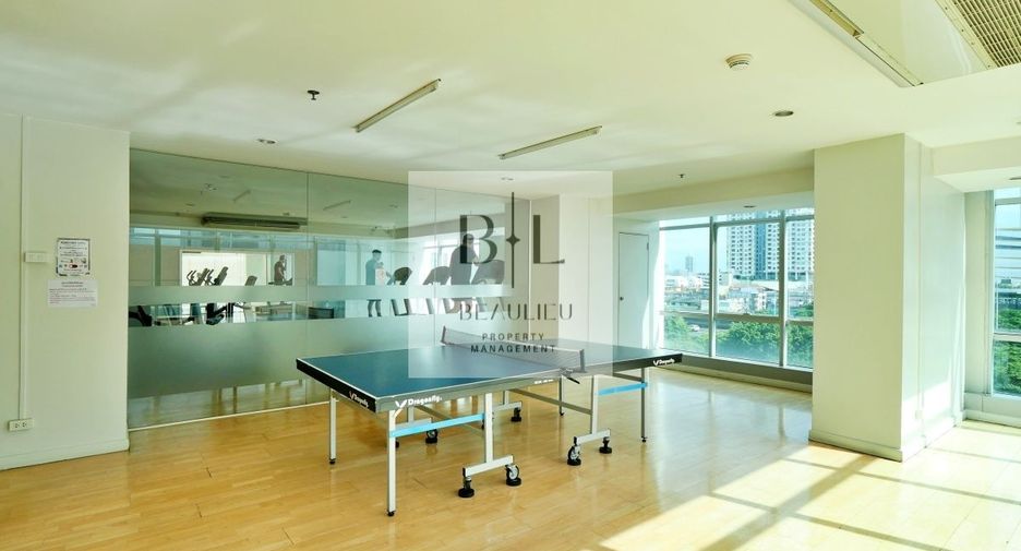 For rent 2 bedrooms condo in Sathon, Bangkok