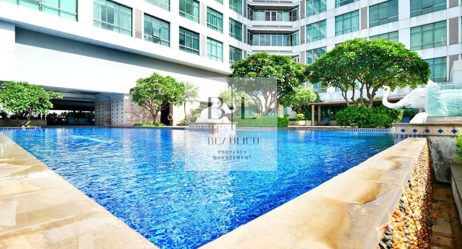 For rent 2 bedrooms condo in Sathon, Bangkok