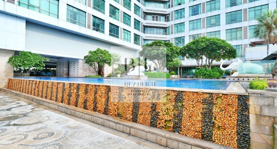 For rent 2 bedrooms condo in Sathon, Bangkok
