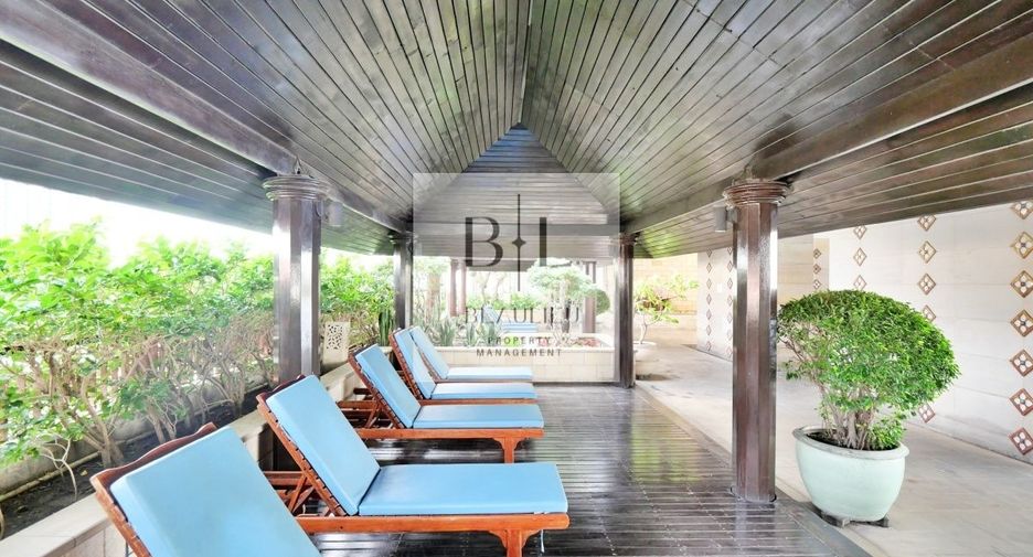 For rent 2 bedrooms condo in Sathon, Bangkok