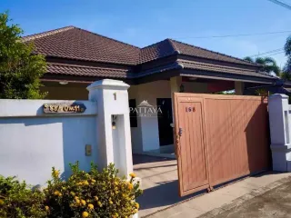 Villa en alquiler y en venta de estudio en Bang Lamung, Chonburi