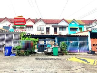 For sale 3 bedrooms townhouse in Min Buri, Bangkok