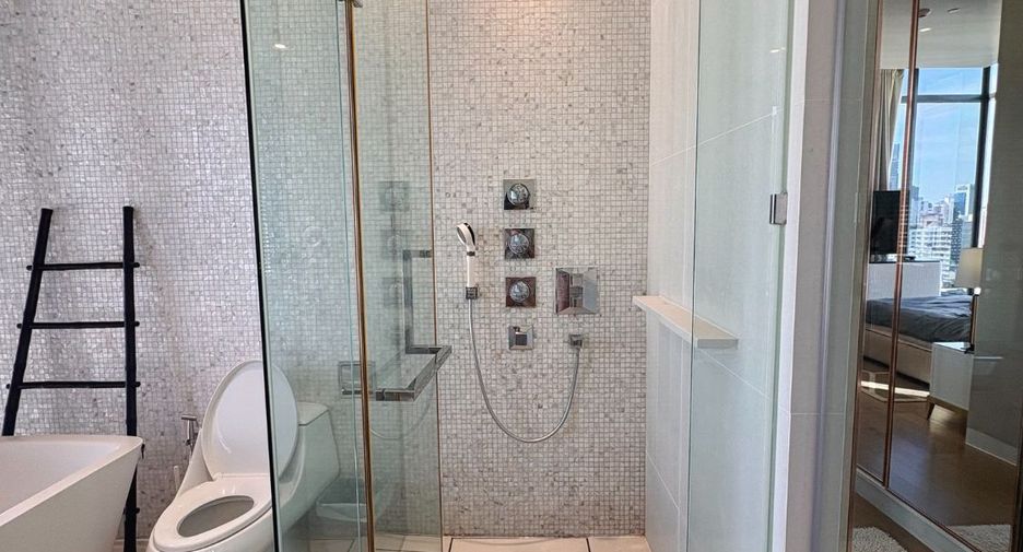 For rent そして for sale 2 ベッドルーム condo in Khlong Toei, Bangkok