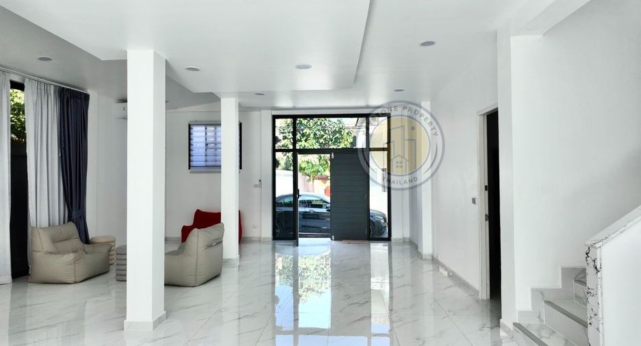 À vendre 4 chambres villa à Jomtien, Pattaya