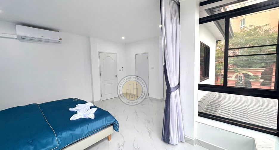 À vendre 4 chambres villa à Jomtien, Pattaya
