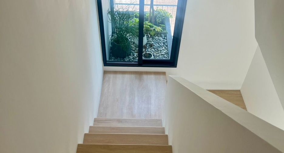 For sale 3 bedrooms townhouse in Bang Na, Bangkok