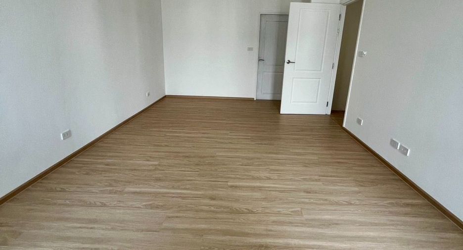 For sale 3 bedrooms townhouse in Bang Na, Bangkok