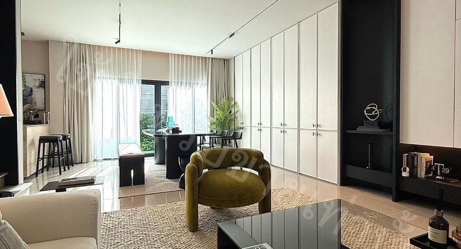 Casa en venta de 4 habitaciones en Taling Chan, Bangkok