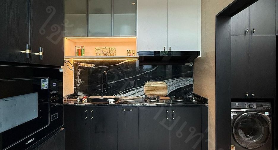Casa en venta de 4 habitaciones en Taling Chan, Bangkok