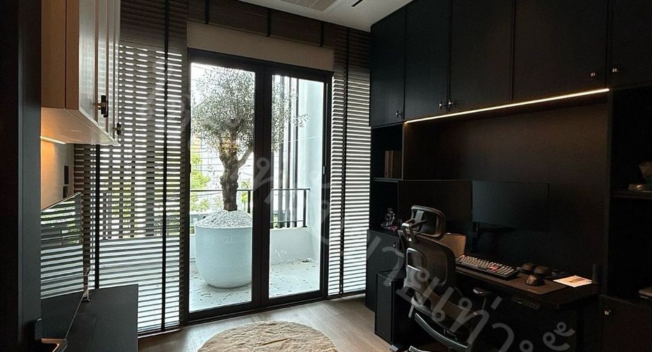 Casa en venta de 4 habitaciones en Taling Chan, Bangkok