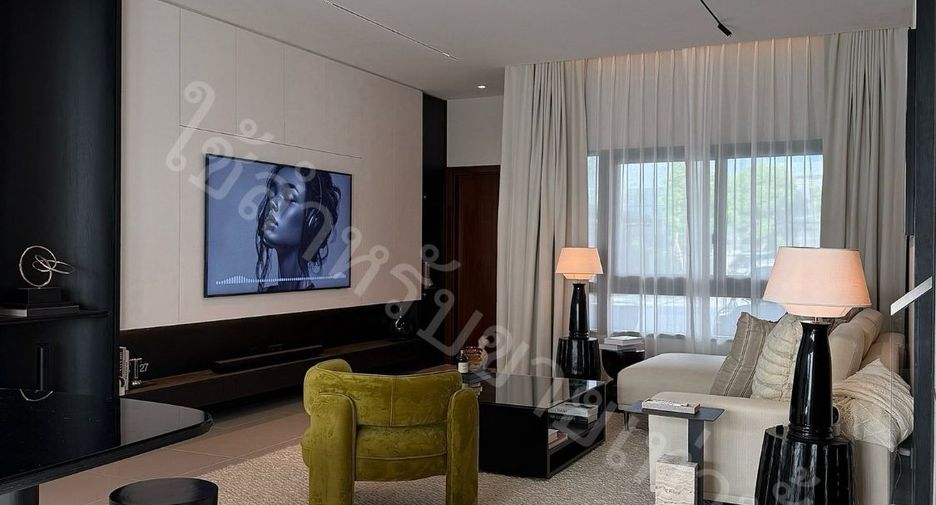 Casa en venta de 4 habitaciones en Taling Chan, Bangkok
