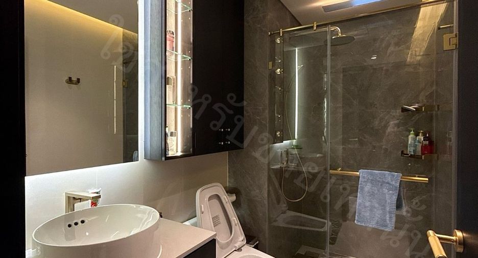 Casa en venta de 4 habitaciones en Taling Chan, Bangkok