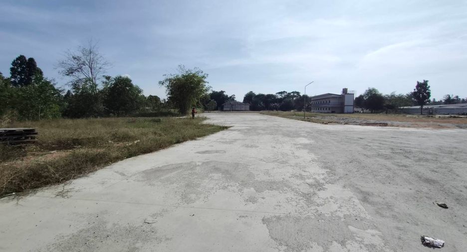 出售 土地 在 Si Racha, Chon Buri