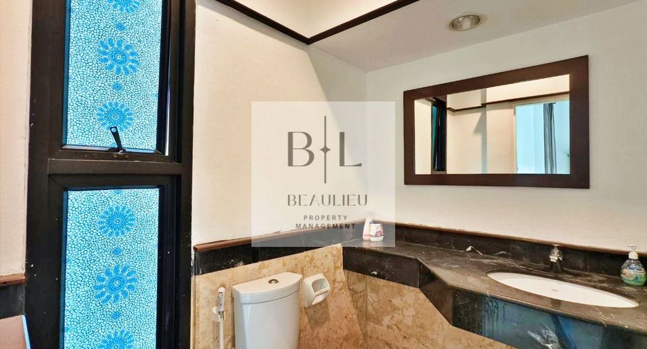 For rent and for sale 3 bedrooms house in Bang Lamung, Chonburi
