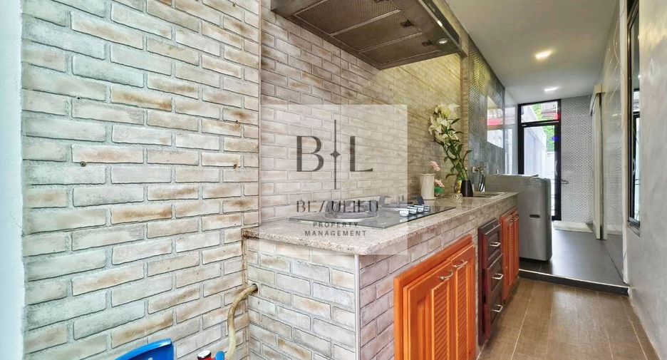For rent and for sale 3 bedrooms house in Bang Lamung, Chonburi