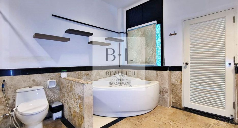 For rent and for sale 3 bedrooms house in Bang Lamung, Chonburi