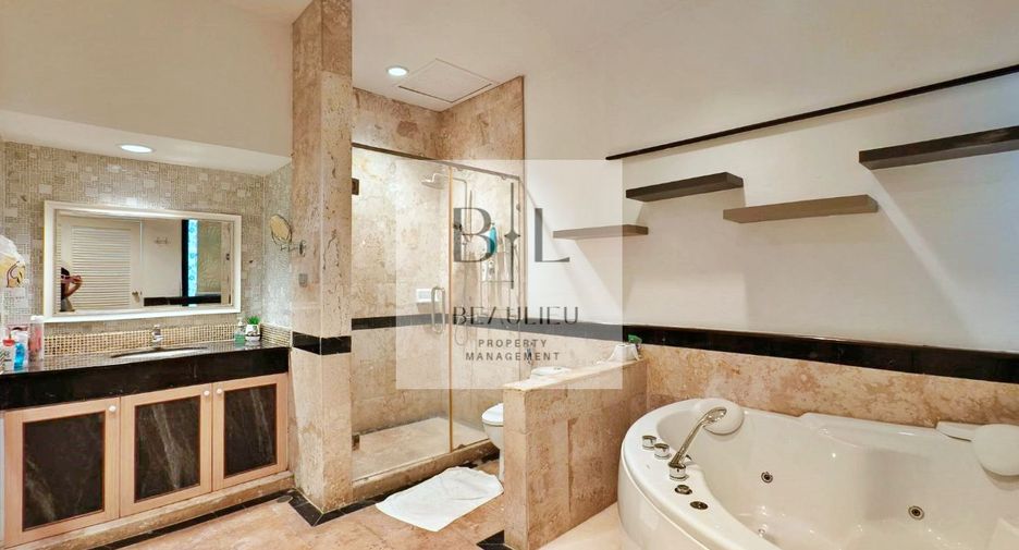 For rent and for sale 3 bedrooms house in Bang Lamung, Chonburi